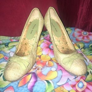 Amanda Smith Belle heels.